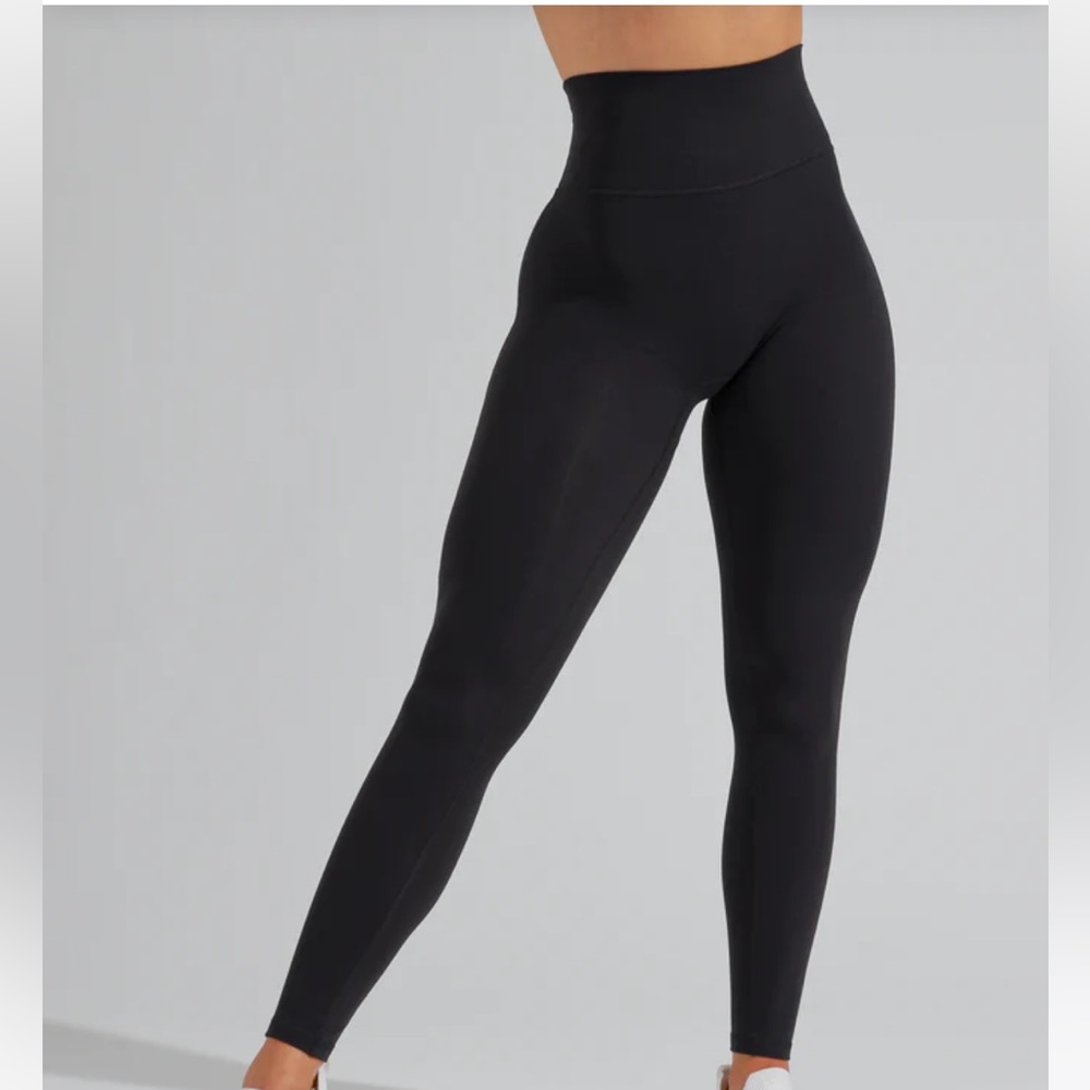 Buff Bunny black Legacy pocket leggings